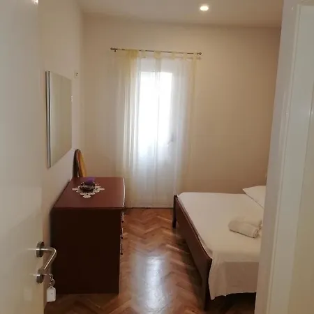 Anita * 마카르스카